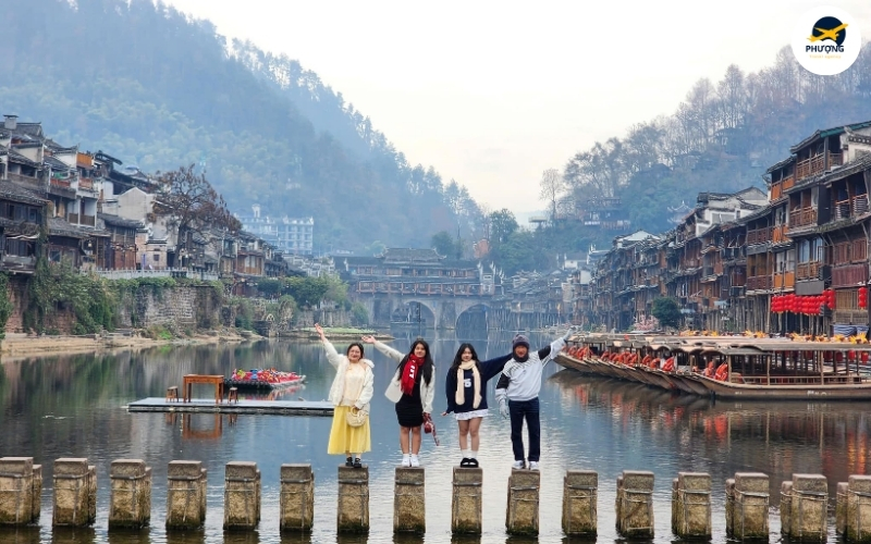 TOUR TRƯƠNG GIA GIỚI - PHƯỢNG HOÀNG CỔ TRẤN – MIÊU TRẠI MẶC NHUNG 5N4Đ