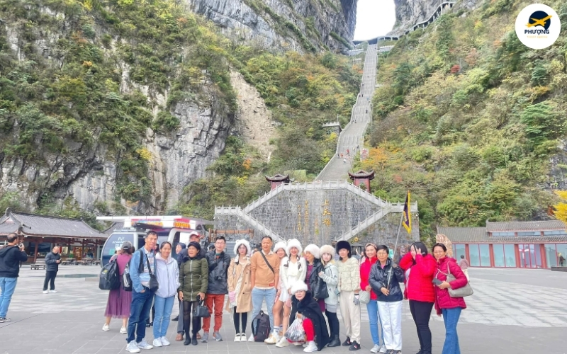 TOUR TRƯƠNG GIA GIỚI - PHƯỢNG HOÀNG CỔ TRẤN – MIÊU TRẠI MẶC NHUNG 5N4Đ