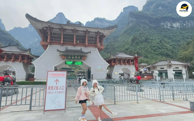 TOUR TRƯƠNG GIA GIỚI - PHƯỢNG HOÀNG CỔ TRẤN – MIÊU TRẠI MẶC NHUNG 5N4Đ